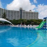 ルネッサンスリゾート沖縄の夏休み リニューアル後のデラックスツインアップグレード&クラブサビーで無料ランチ